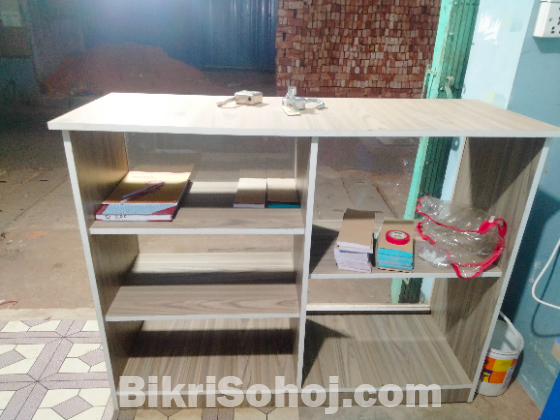 ক্যাশ কাউন্টার টেবিল